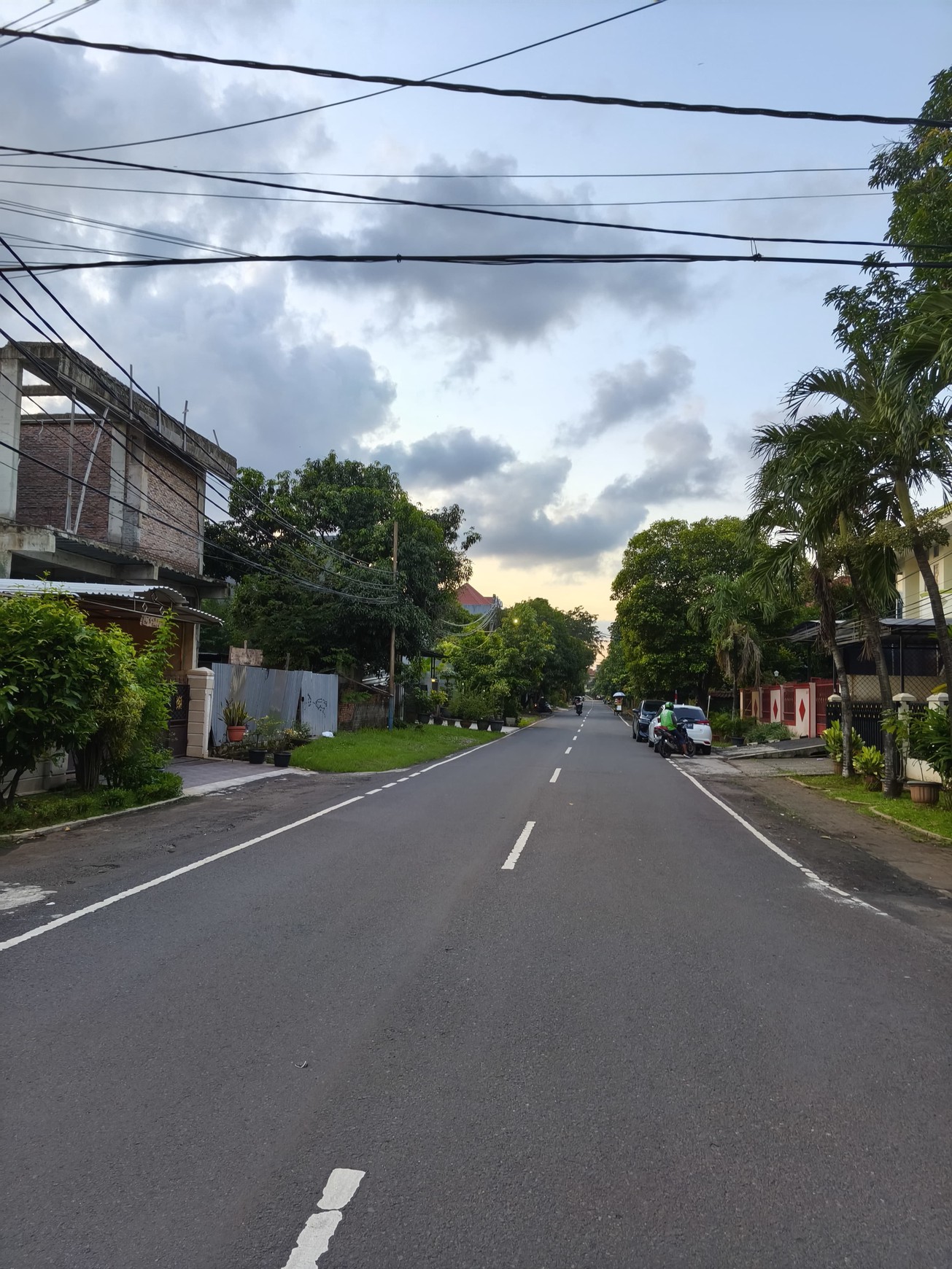 Rumah 2 Lantai Siap Huni Fasilitas Umum Serba Dekat di Jalan Marinir Timur Pondok Kelapa