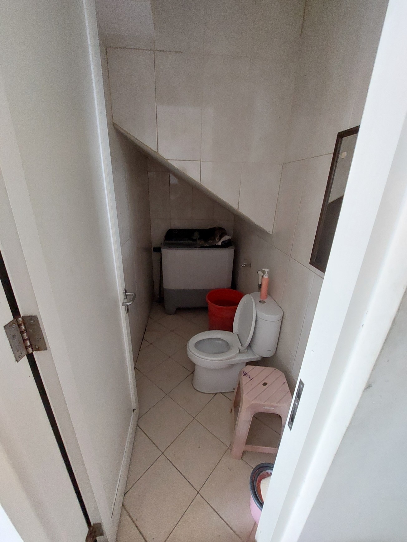 Rumah Mewah 2 Lantai Full Furnish Murah DE VICTORY REGENCY di Sukomanunggal Surabaya Barat
