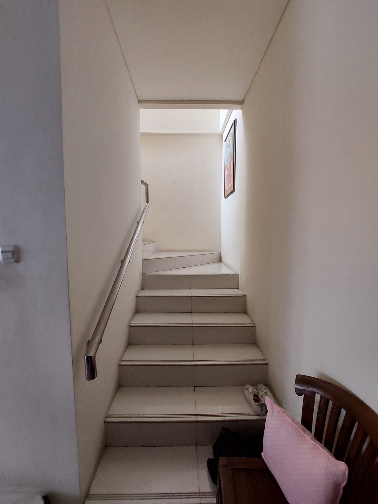 Rumah Mewah 2 Lantai Full Furnish Murah DE VICTORY REGENCY di Sukomanunggal Surabaya Barat