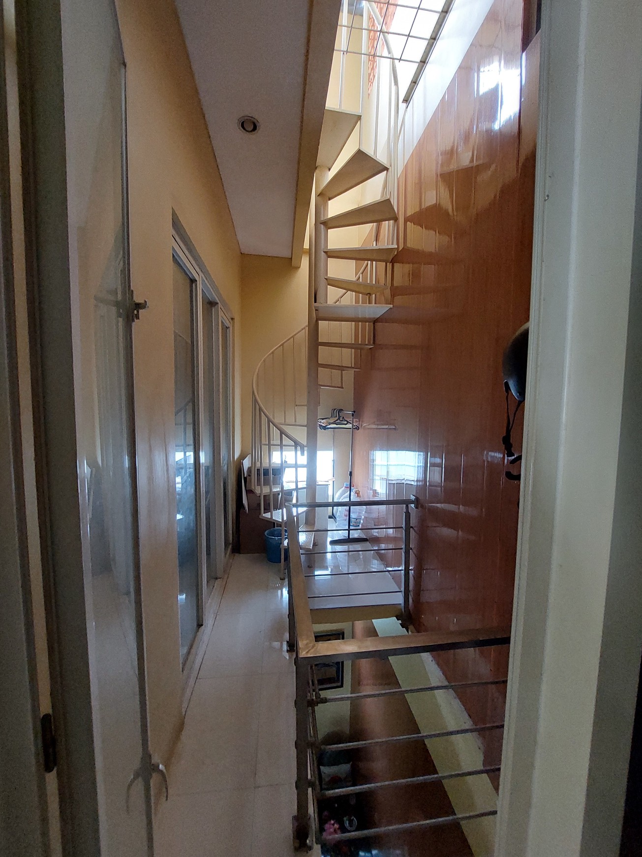 Rumah Mewah 2 Lantai Full Furnish Murah DE VICTORY REGENCY di Sukomanunggal Surabaya Barat