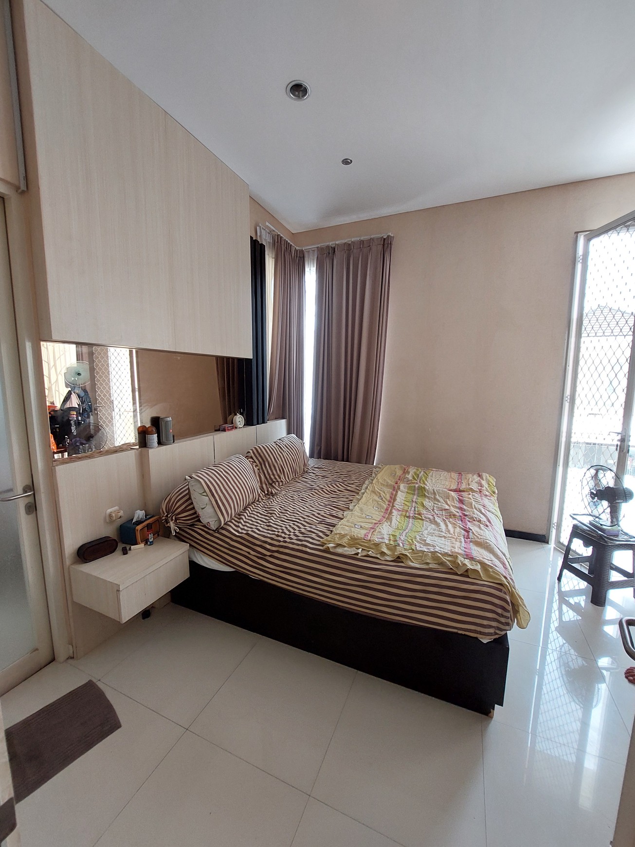 Rumah Mewah 2 Lantai Full Furnish Murah DE VICTORY REGENCY di Sukomanunggal Surabaya Barat