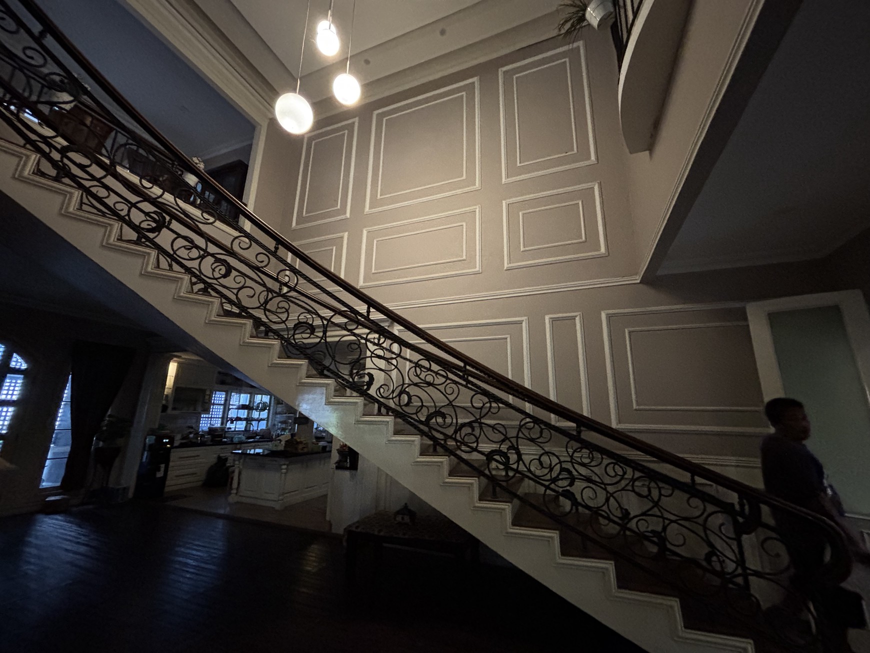 Rumah Besar - 2 Lantai di Kp Cirumput Limus Nunggal Cileungsi 