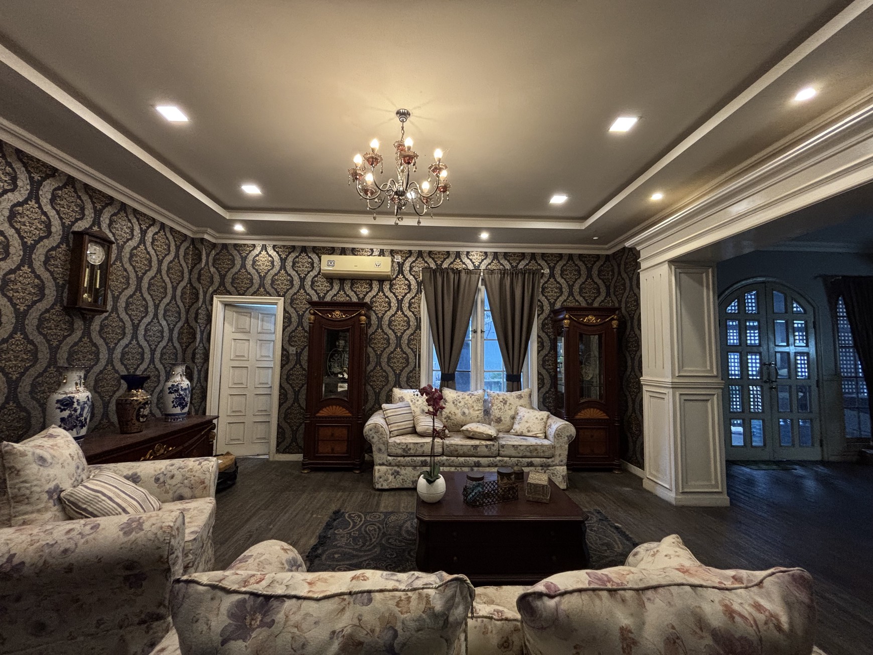 Rumah Besar - 2 Lantai di Kp Cirumput Limus Nunggal Cileungsi 