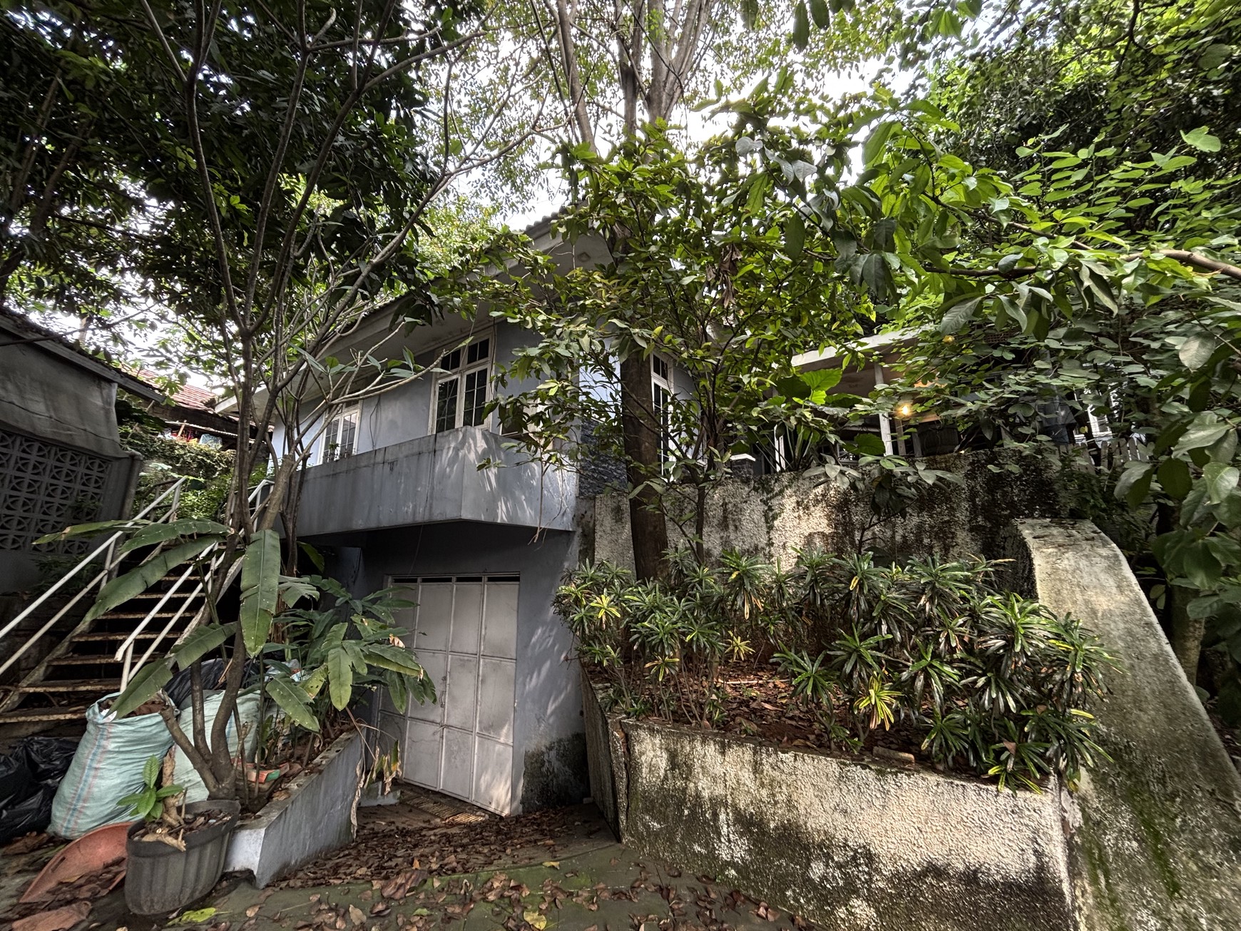 Rumah Besar - 2 Lantai di Kp Cirumput Limus Nunggal Cileungsi 