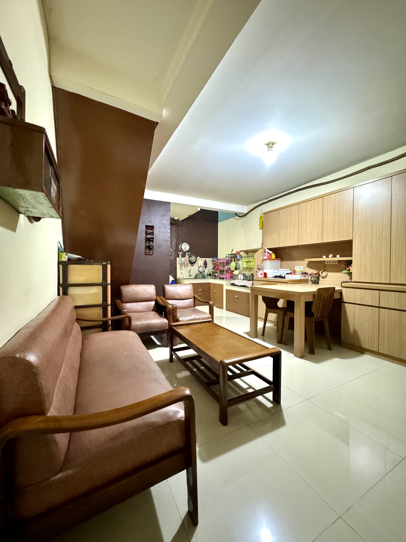 Dijual Rumah di Komplek Jembatan Besi, Tambora, Jakarta Barat