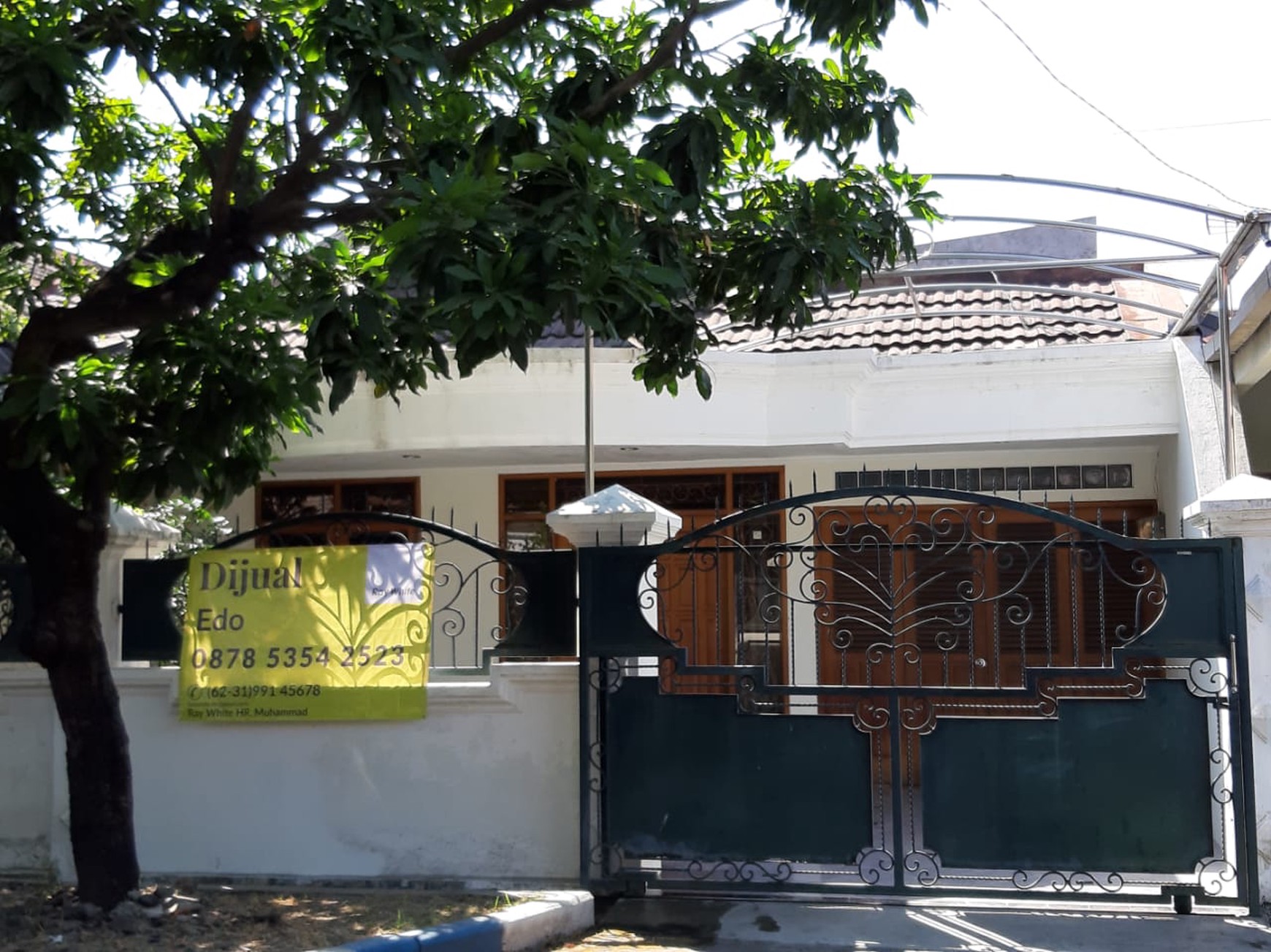 Dijual Cepat Rumah di Baruk Utara, Lokasi dekat Supermarket dan Raya MERR - Aman & Nyaman!
