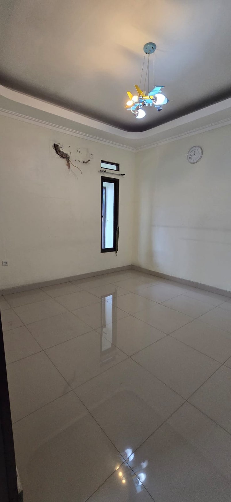 Rumah di blok terdepan Nusa Loka BSD, Dekat Pasar Modern BSD