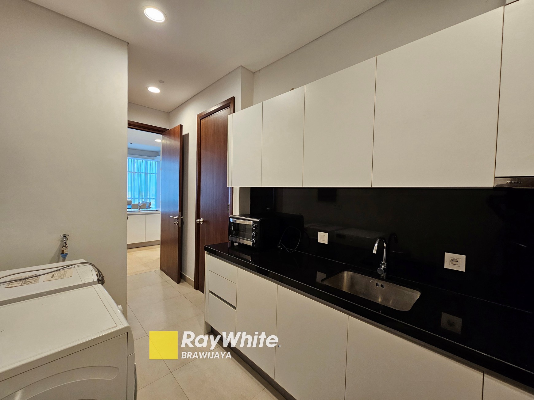 Unit di Apartemen La Maison Barito, Kebayoran Baru, siap huni, 1 km ke MRT Blok M