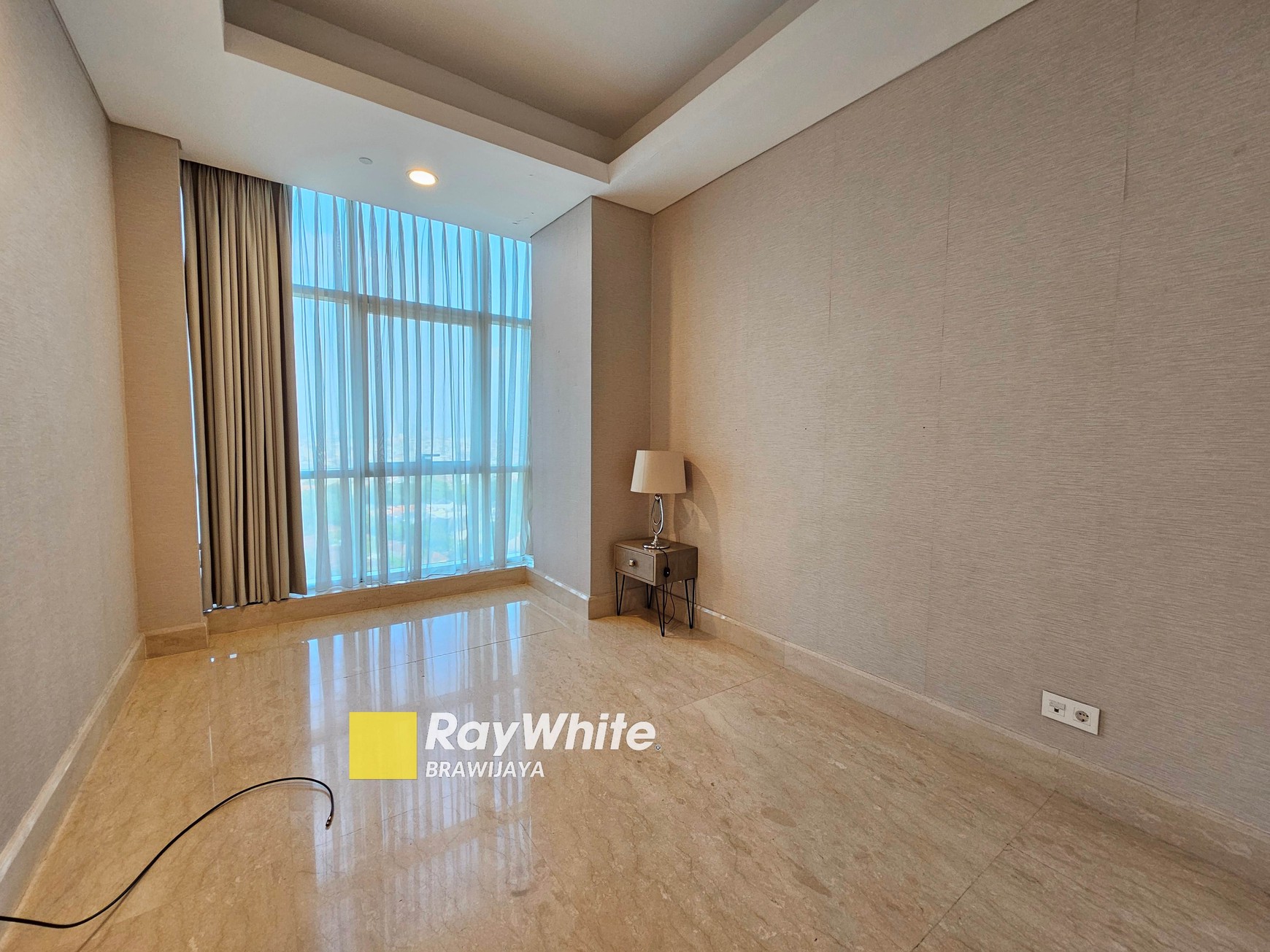 Unit di Apartemen La Maison Barito, Kebayoran Baru, siap huni, 1 km ke MRT Blok M