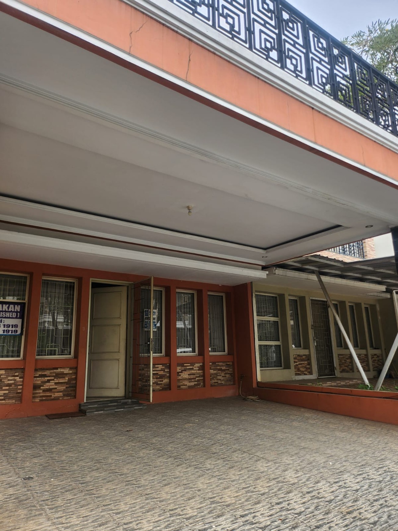 Rumah Full Furnished Ambrosia Lippo Cikarang - Lokasi Strategis