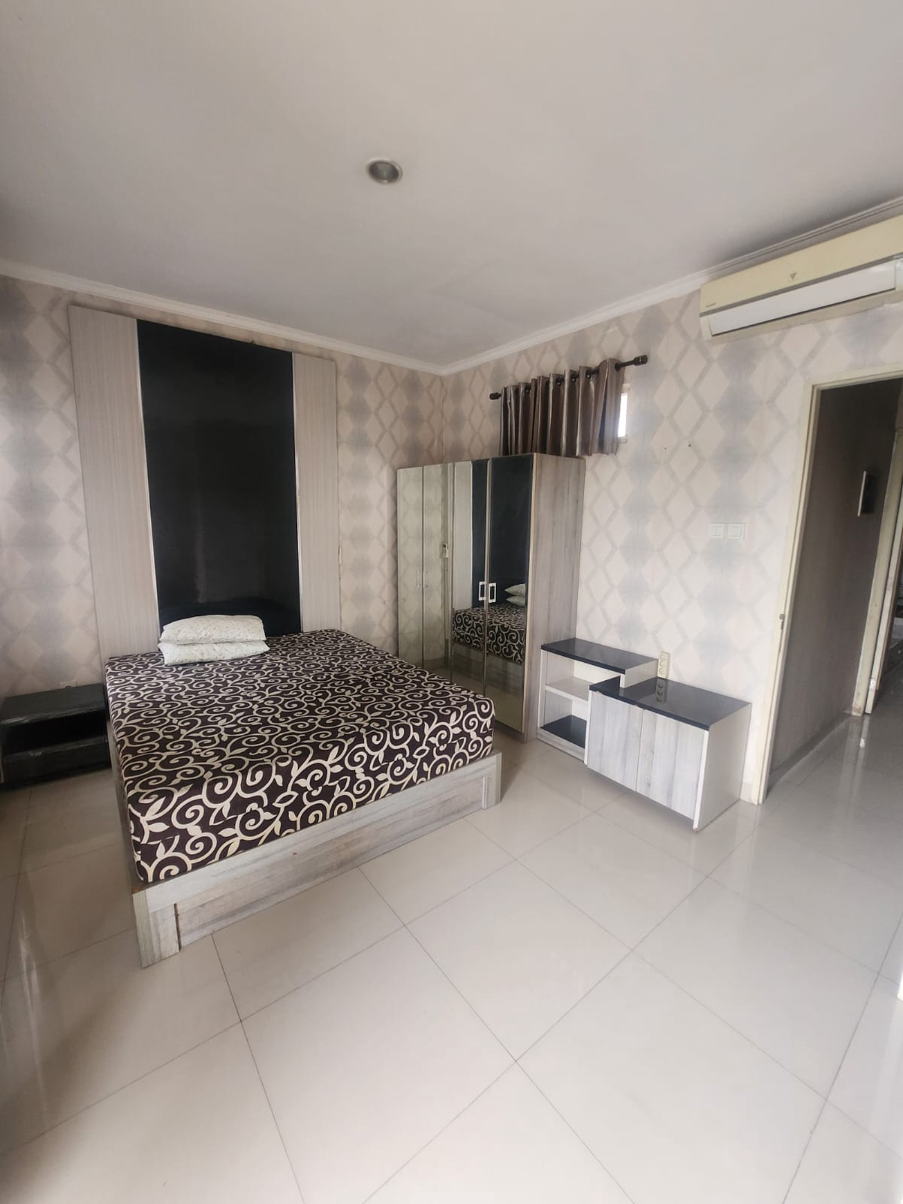 Rumah Full Furnished Ambrosia Lippo Cikarang - Lokasi Strategis