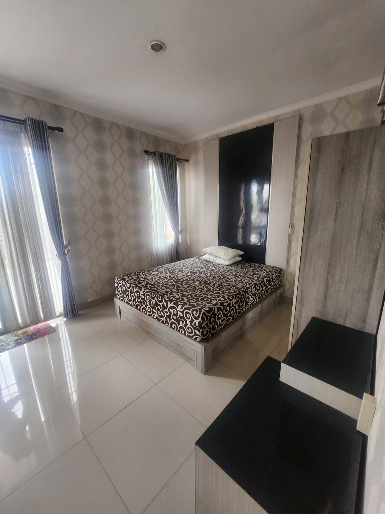 Rumah Full Furnished Ambrosia Lippo Cikarang - Lokasi Strategis