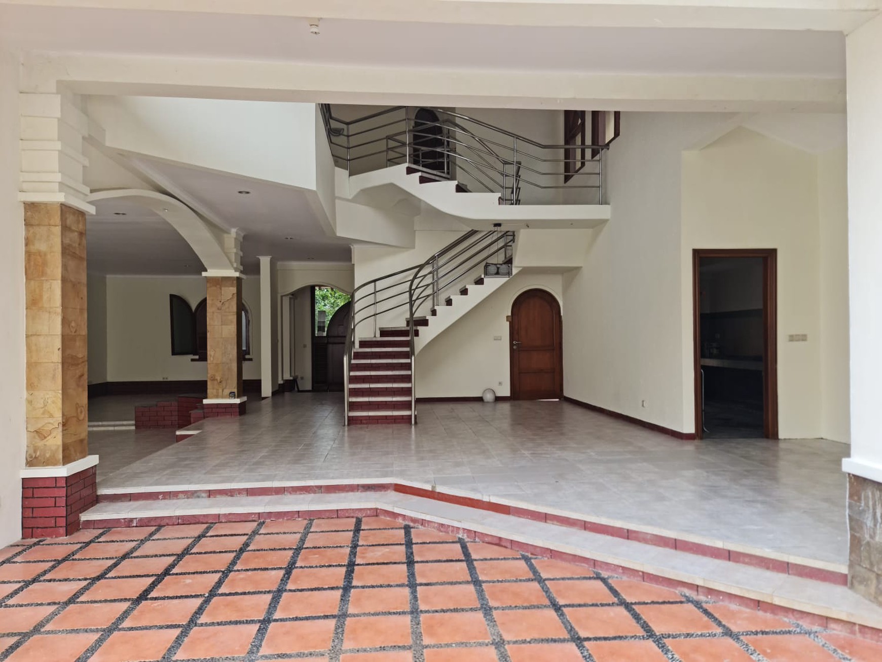 Rumah Eksklusif di Cluster Menteng, Lippo Cikarang