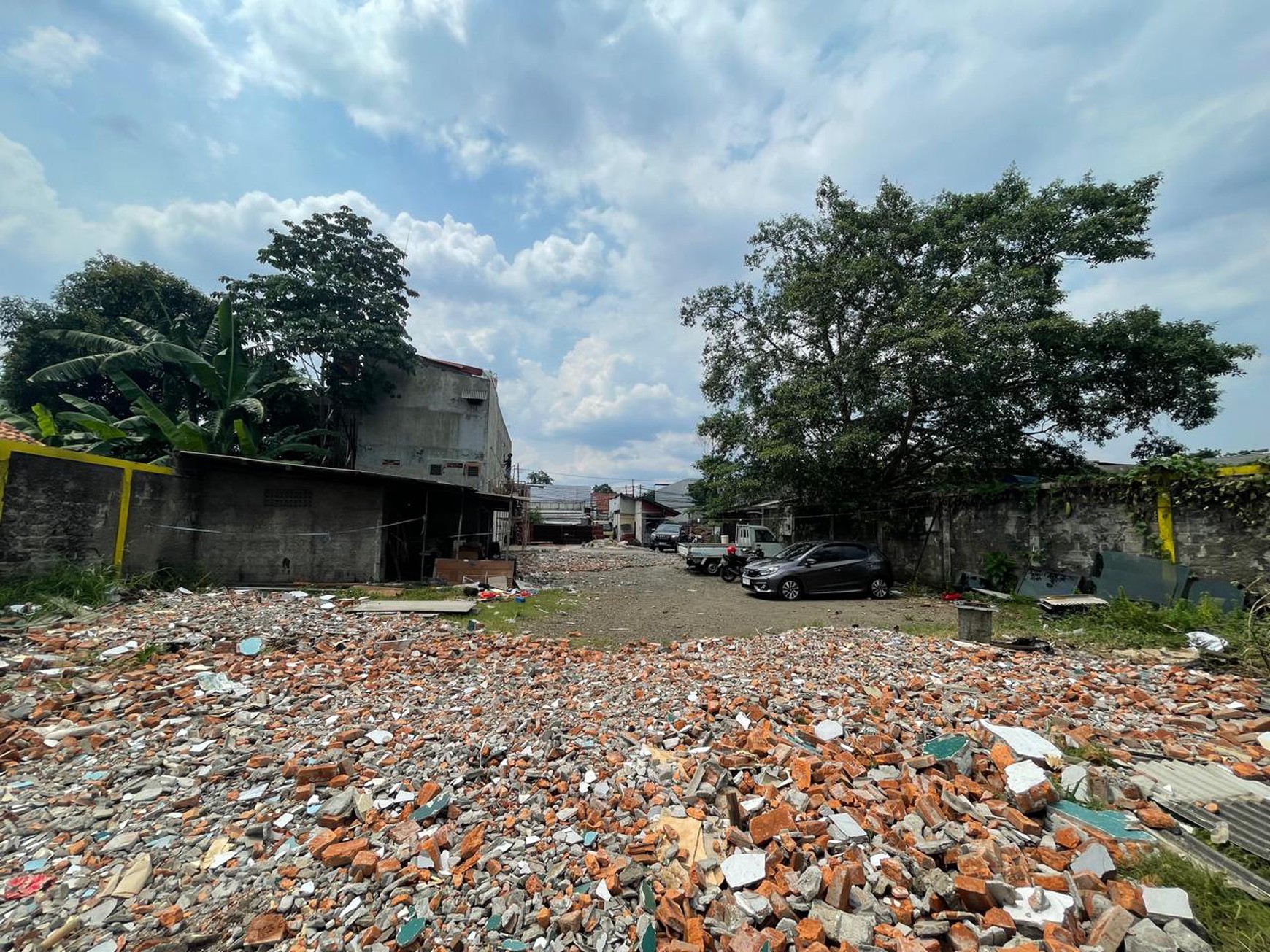 Tanah Komersial K2 Luas 1367m2 di Jalan Raya Bogor Ps Rebo