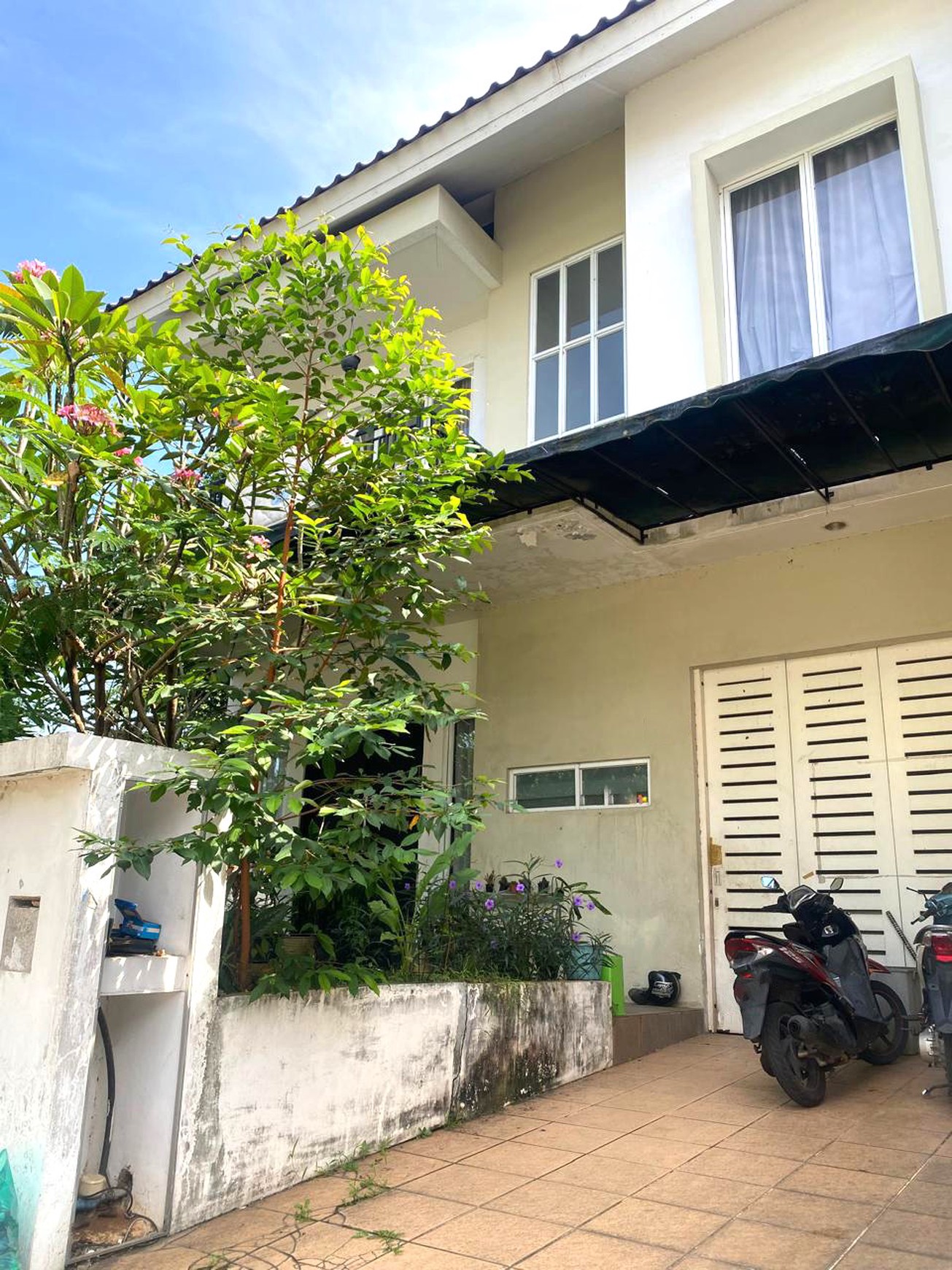 Rumah Cantik 2 Lantai Siap Huni dengan Hunian Nyaman dan Asri @Bintaro Sektor 7.