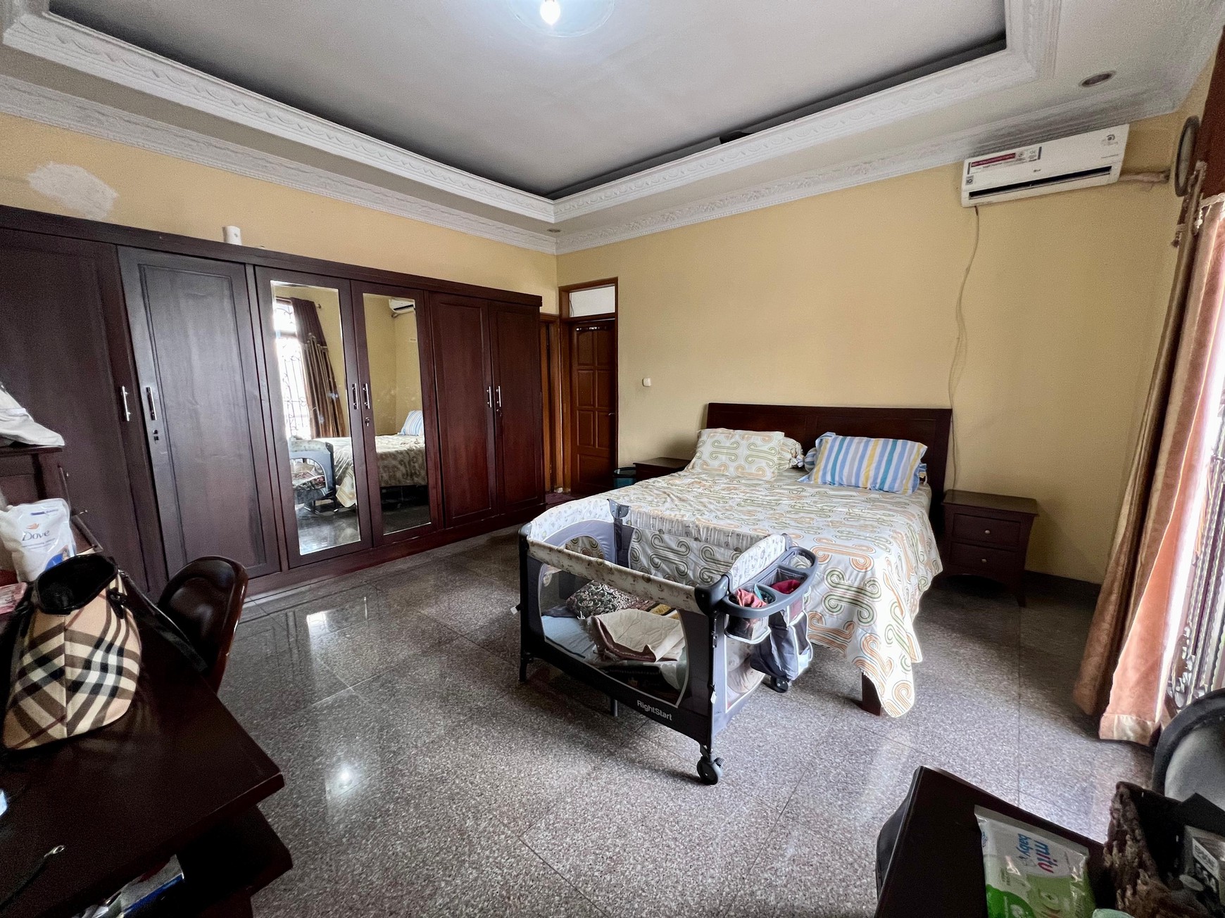 Rumah dijual nyaman, lokasi strategis di Cipete Jaksel