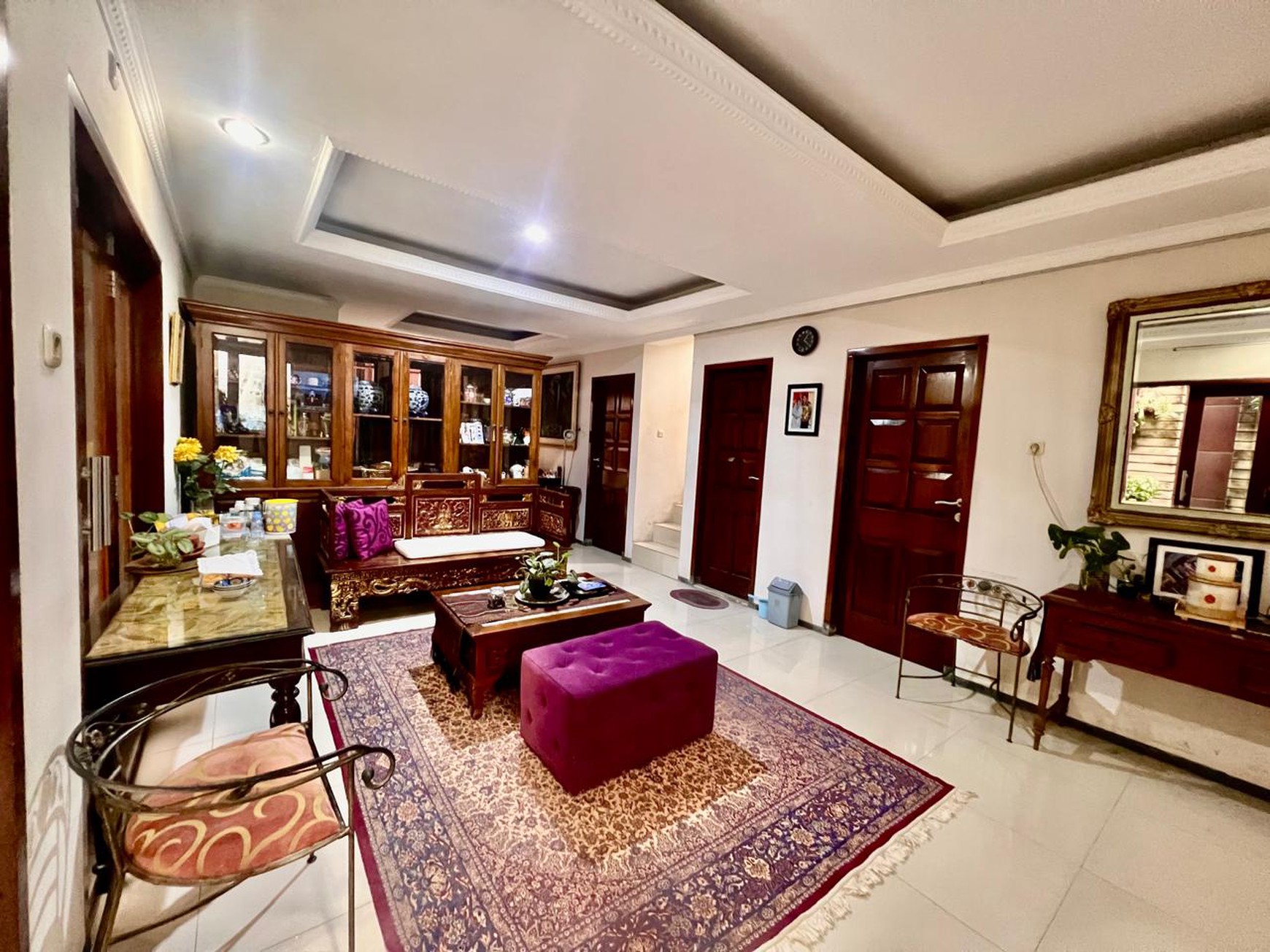 Rumah Mewah dengan ceiling tinggi di Villa Bintaro Regency