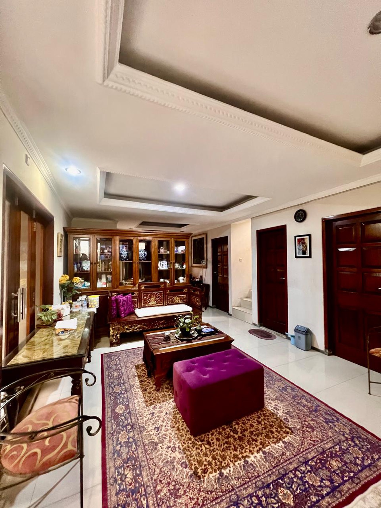 Rumah Mewah dengan ceiling tinggi di Villa Bintaro Regency