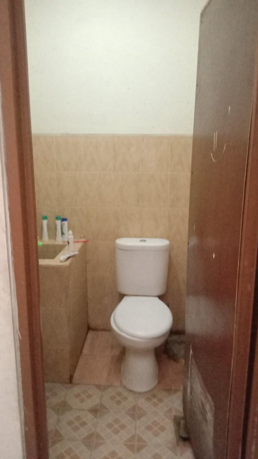 DIJUAL RUMAH LOKASI STRATEGIS COCOK UNTUK USAHA SAAT INI DIPAKAI USAHA LAUNDRY & TOKO ATK