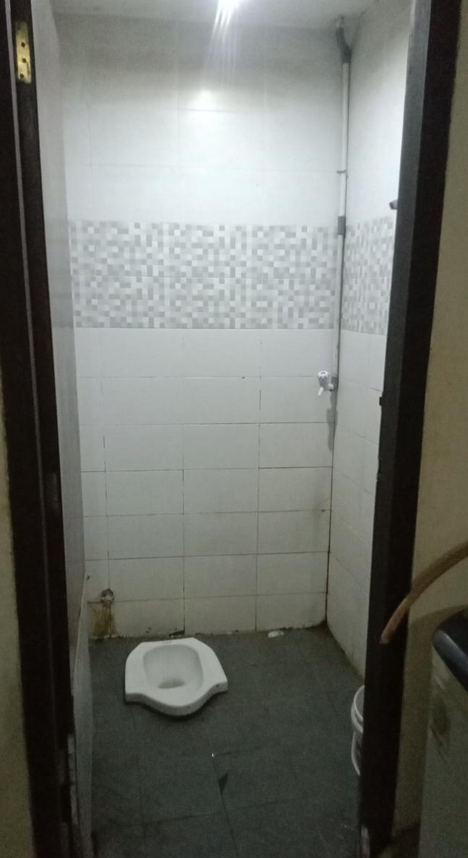 DIJUAL RUMAH LOKASI STRATEGIS COCOK UNTUK USAHA SAAT INI DIPAKAI USAHA LAUNDRY & TOKO ATK