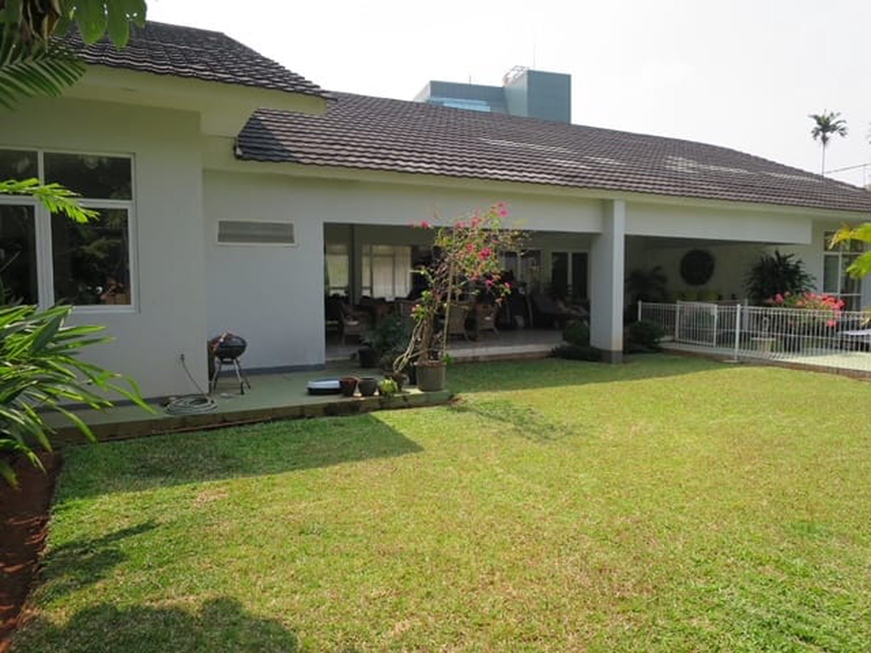 Dijual rumah asri di Jl Duren Bangka - Kemang - Jakarta Selatan