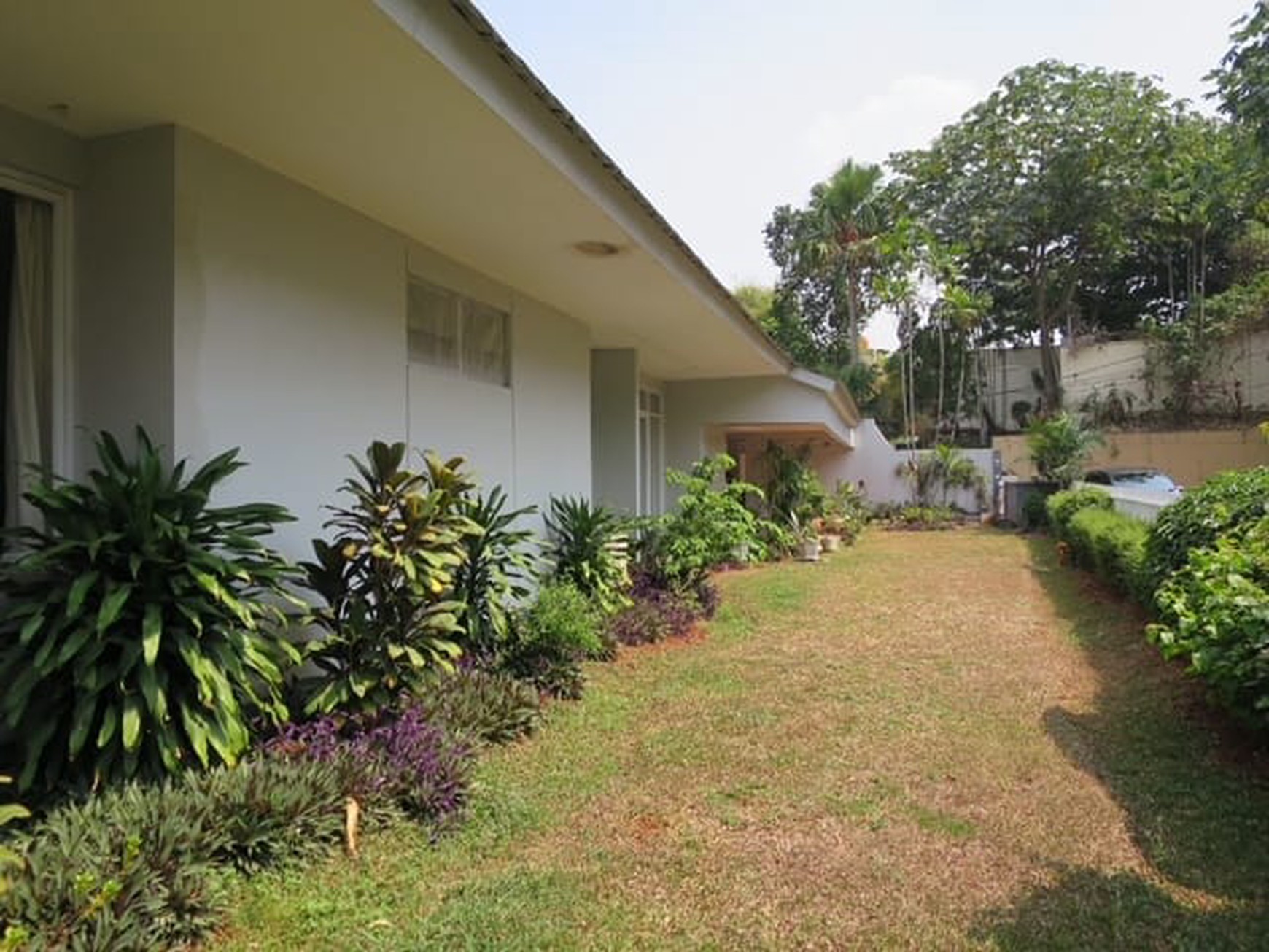 Dijual rumah asri di Jl Duren Bangka - Kemang - Jakarta Selatan