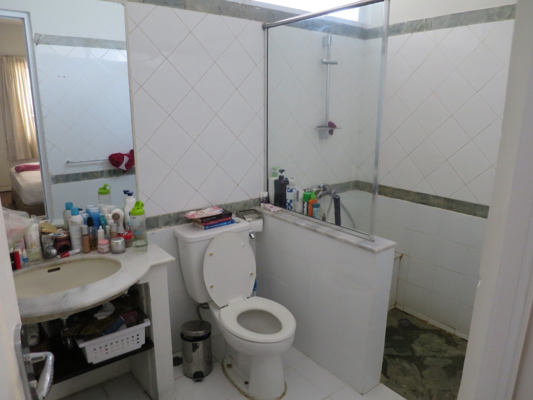 Dijual rumah asri di Jl Duren Bangka - Kemang - Jakarta Selatan