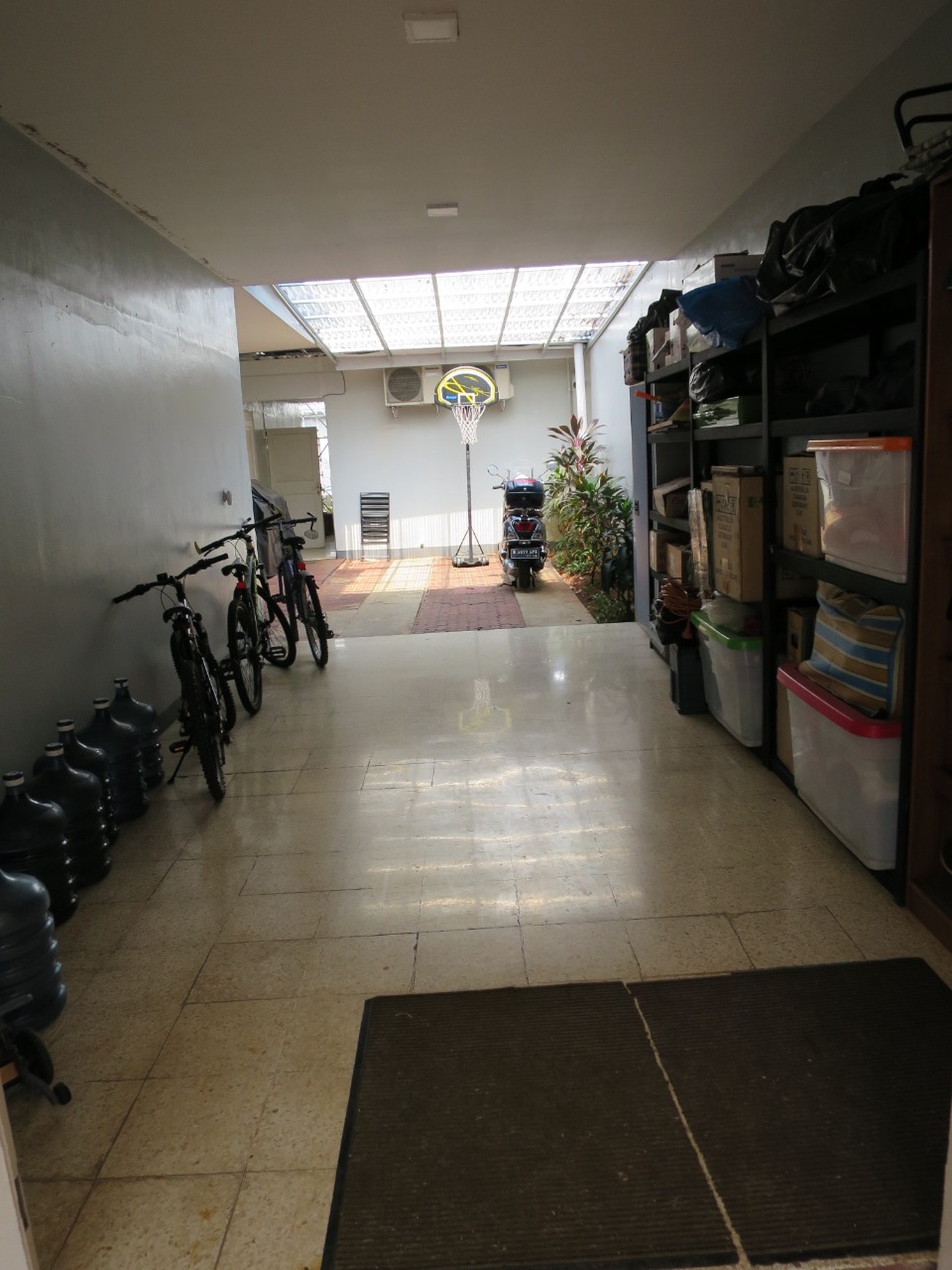 Dijual rumah asri di Jl Duren Bangka - Kemang - Jakarta Selatan