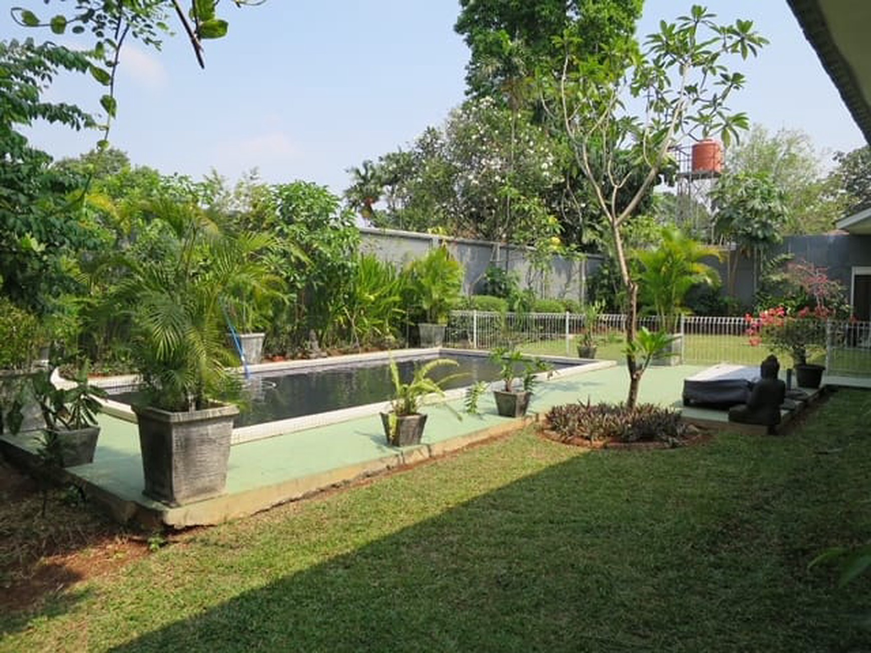 Dijual rumah asri di Jl Duren Bangka - Kemang - Jakarta Selatan