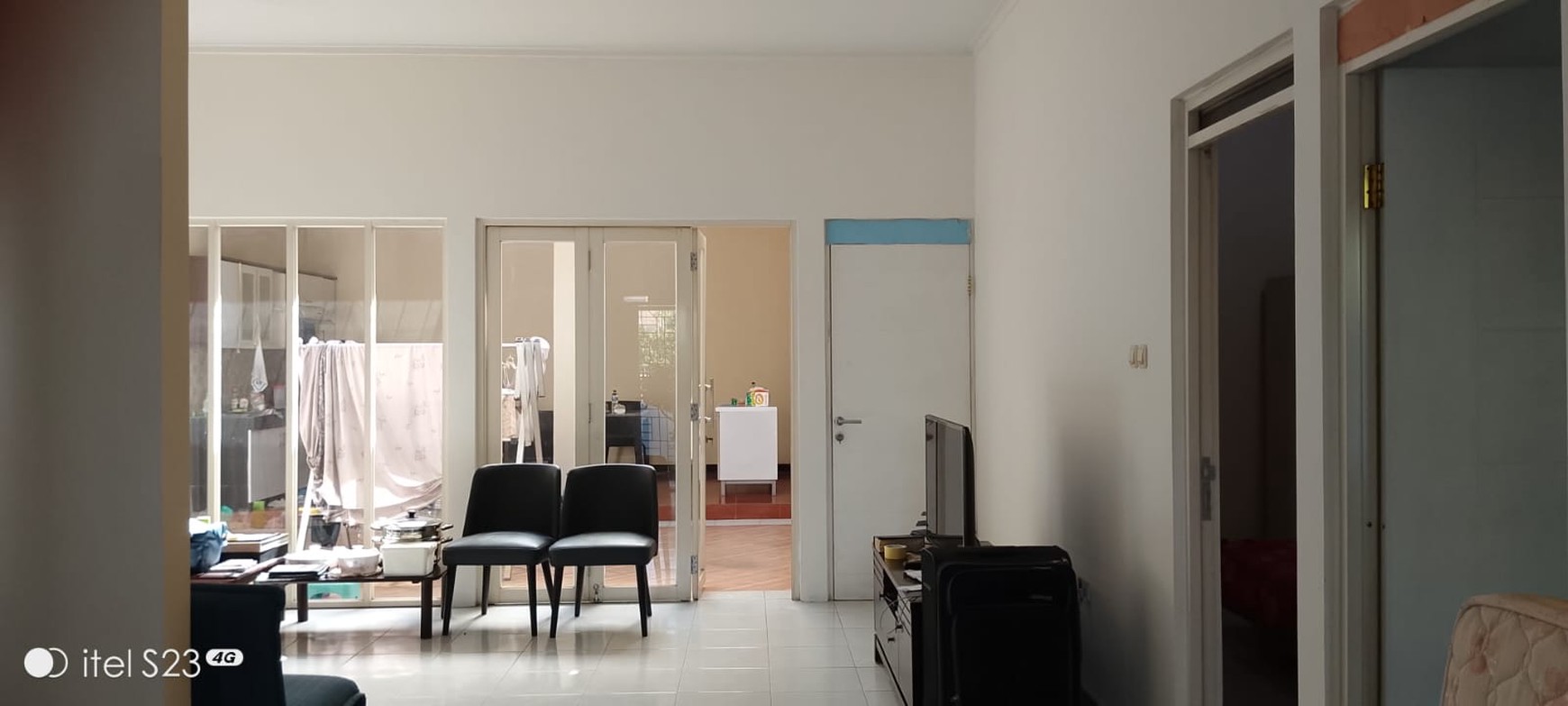 Dijual Rumah Asri Terawat di Taman Holis Indah