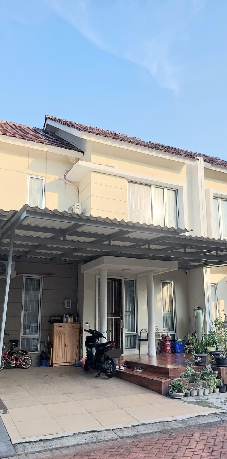Rumah 2 lantai di Boston Village Gading Serpong