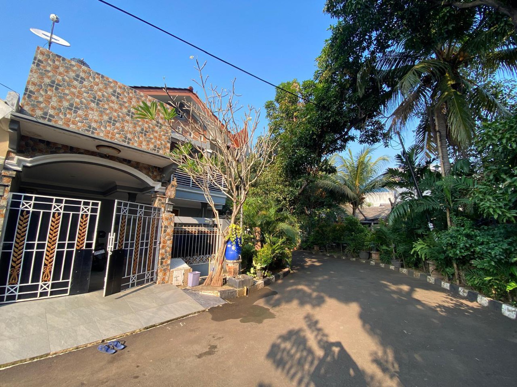 Rumah 2 Lantai Siap Huni dengan Hunian Nyaman dan Asri @Ciledug, Tangerang