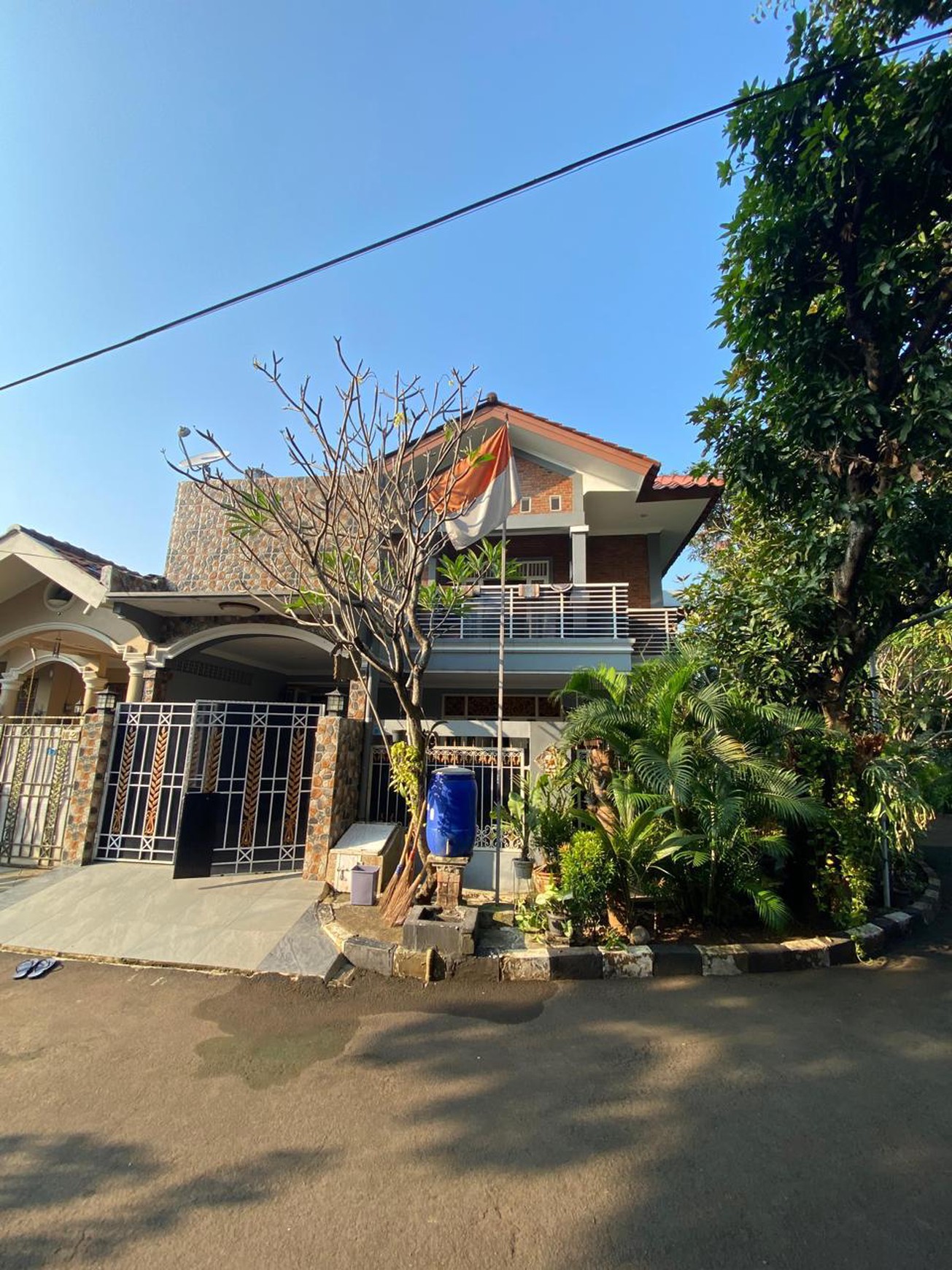 Rumah 2 Lantai Siap Huni dengan Hunian Nyaman dan Asri @Ciledug, Tangerang