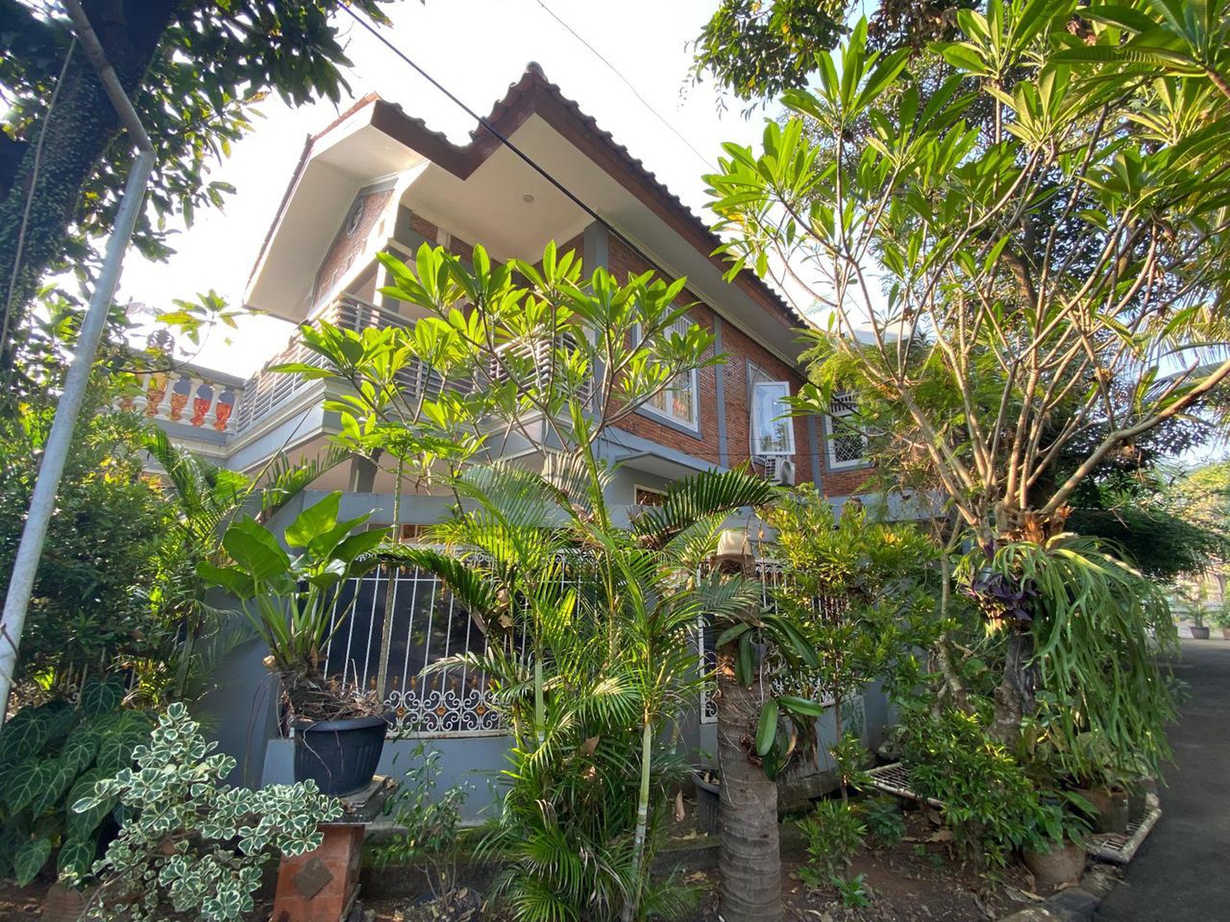 Rumah 2 Lantai Siap Huni dengan Hunian Nyaman dan Asri @Ciledug, Tangerang
