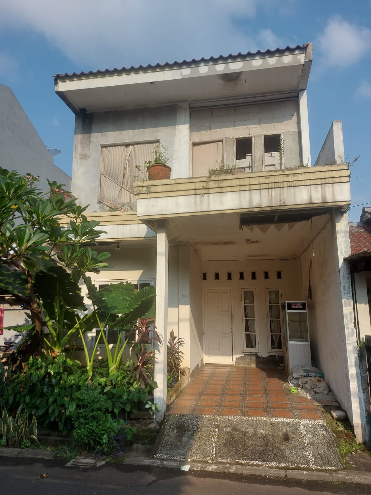 Rumah Siap Huni dengan Hunian Nyaman dan Asri di @Pamulang Timur