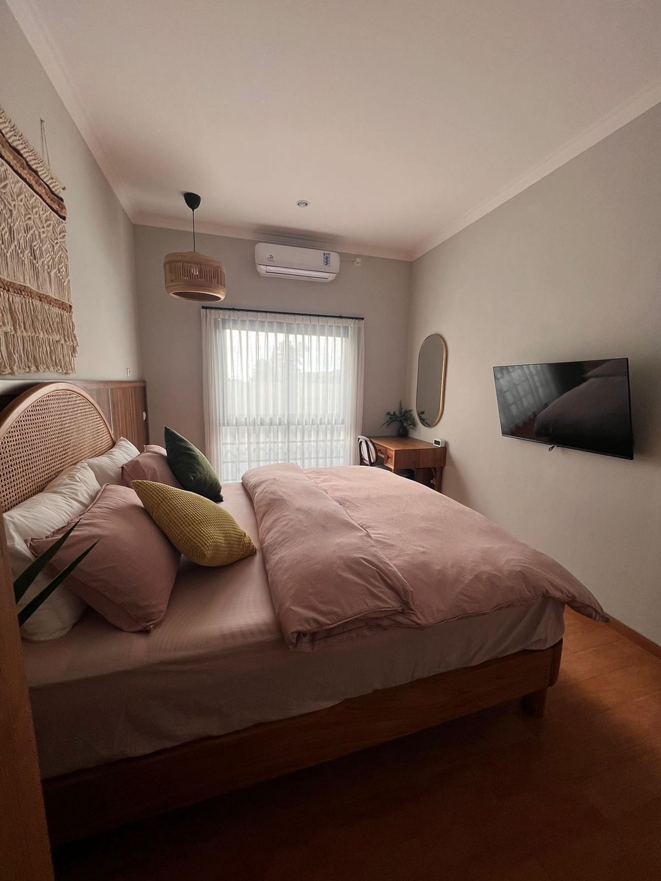 Dijual Rumah Bagus Siap Huni di Royal Takayama, Cigadung