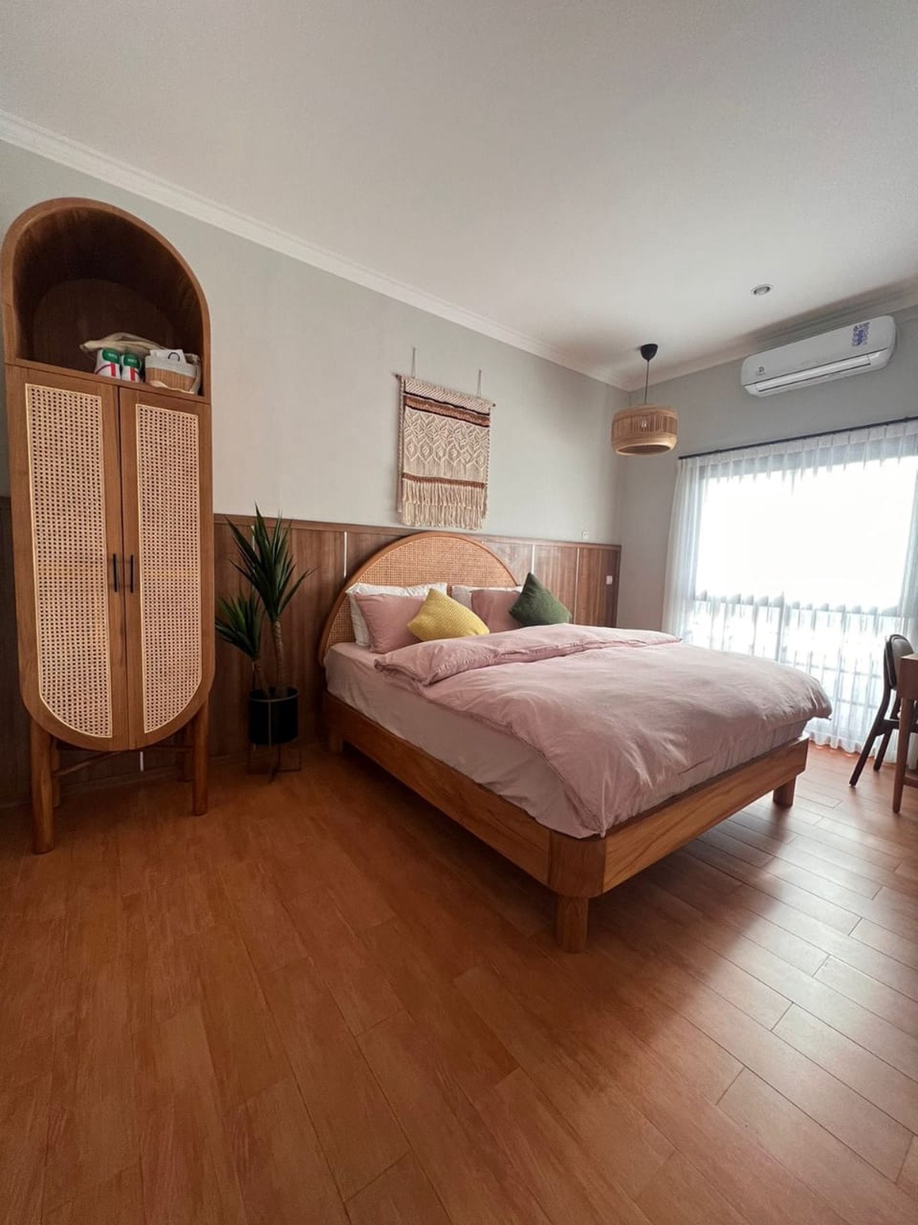 Dijual Rumah Bagus Siap Huni di Royal Takayama, Cigadung
