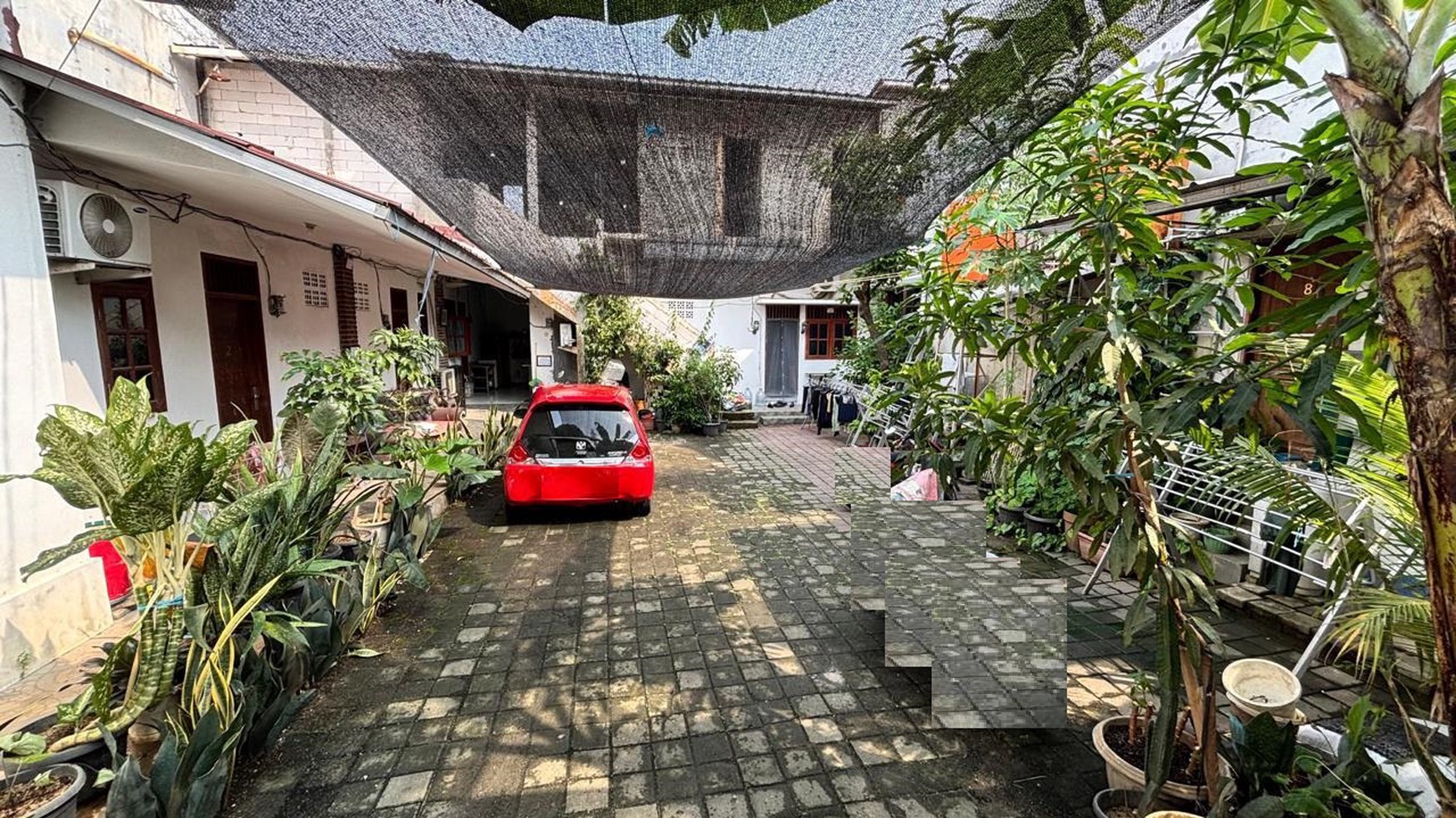 Rumah & Kios, Lokasi strategis dekat BXC.