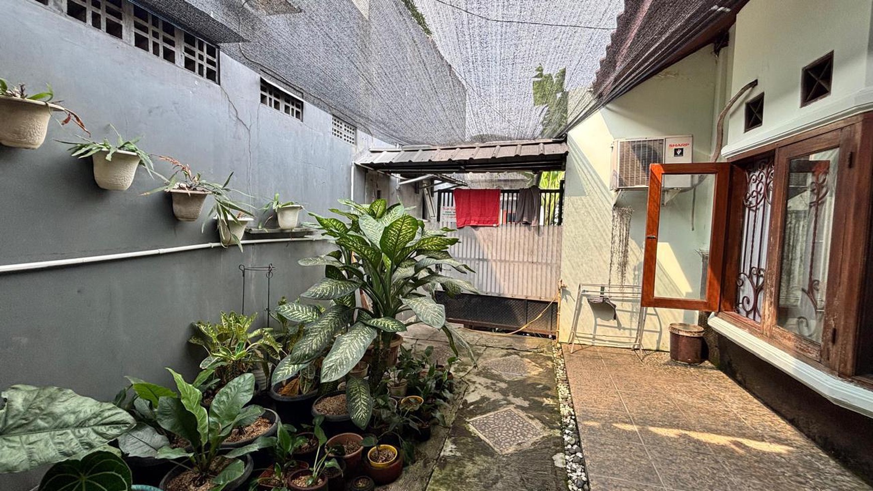 Rumah & Kios, Lokasi strategis dekat BXC.