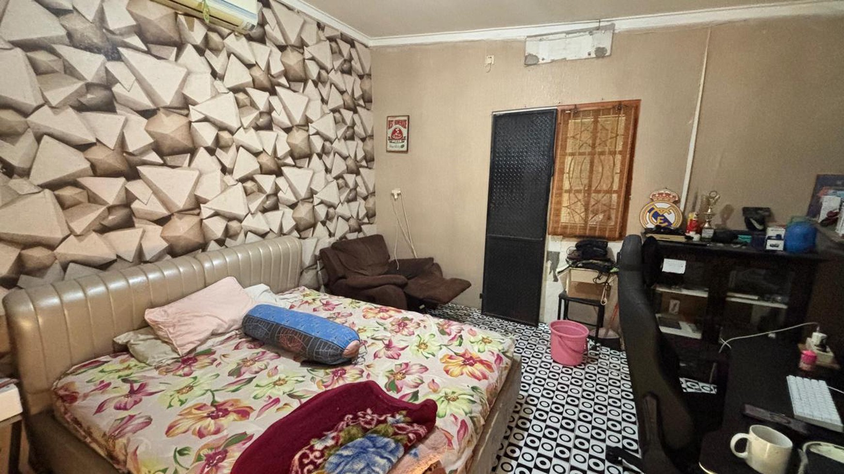 Rumah & Kios, Lokasi strategis dekat BXC.