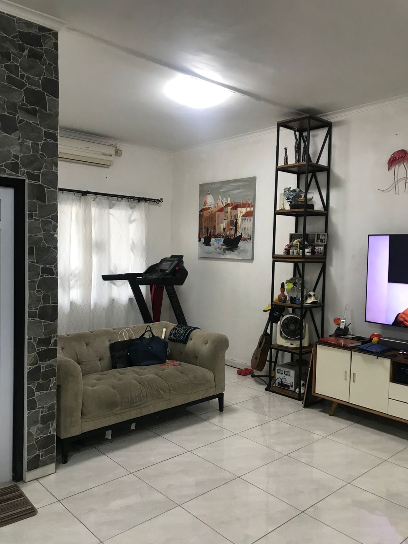 Rumah 3 Lantai Mewah SHM Siap Huni dengan Hunian Nyaman @Ciputat