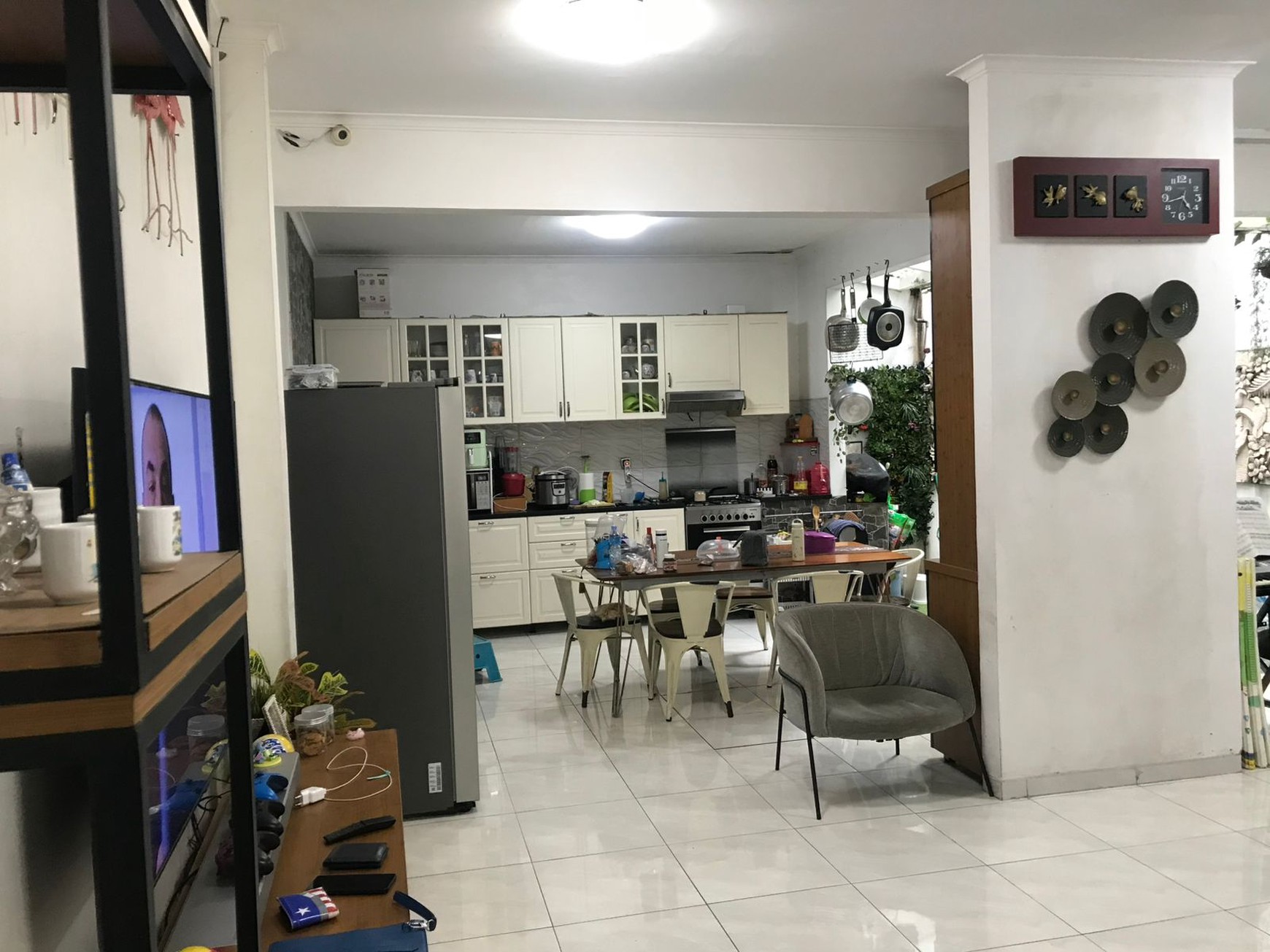 Rumah 3 Lantai Mewah SHM Siap Huni dengan Hunian Nyaman @Ciputat