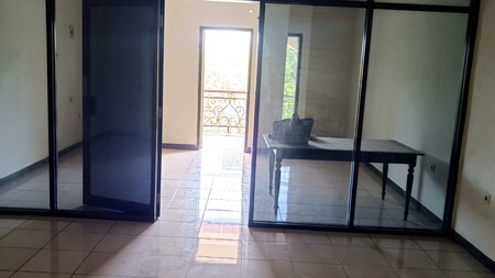 Disewakan Ruko 3 lantai di Kupang Jaya Surabaya