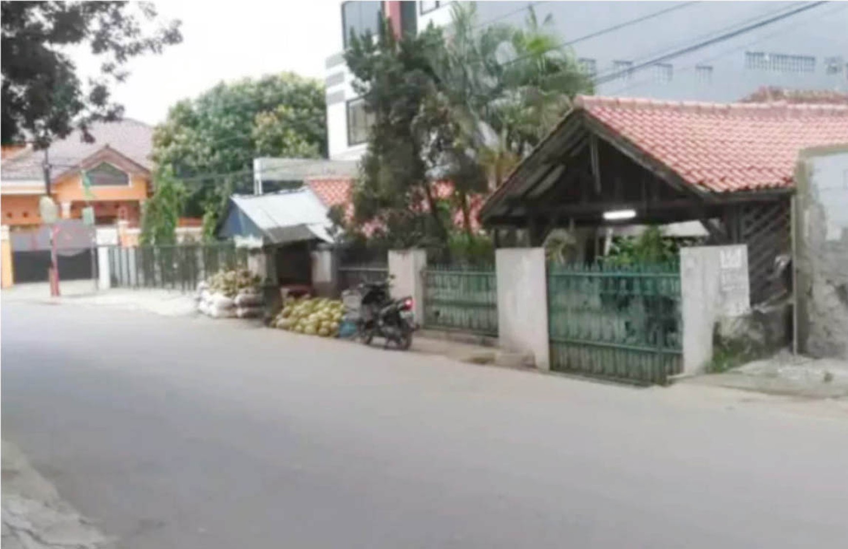 Rumah Curug Raya, Duren Sawit