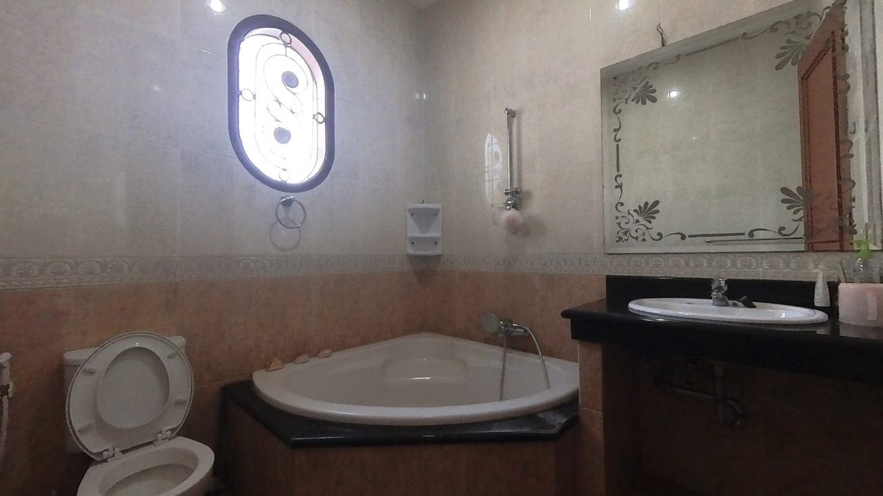 Rumah Villa Permata Gading, Kelapa Gading