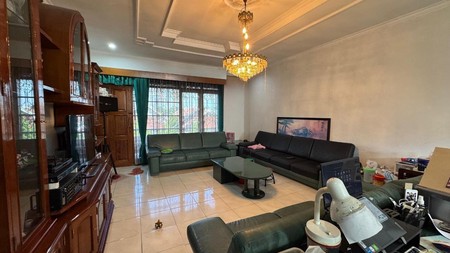 Rumah Bagus 2 Lantai di Perumahan Sakura Indah
