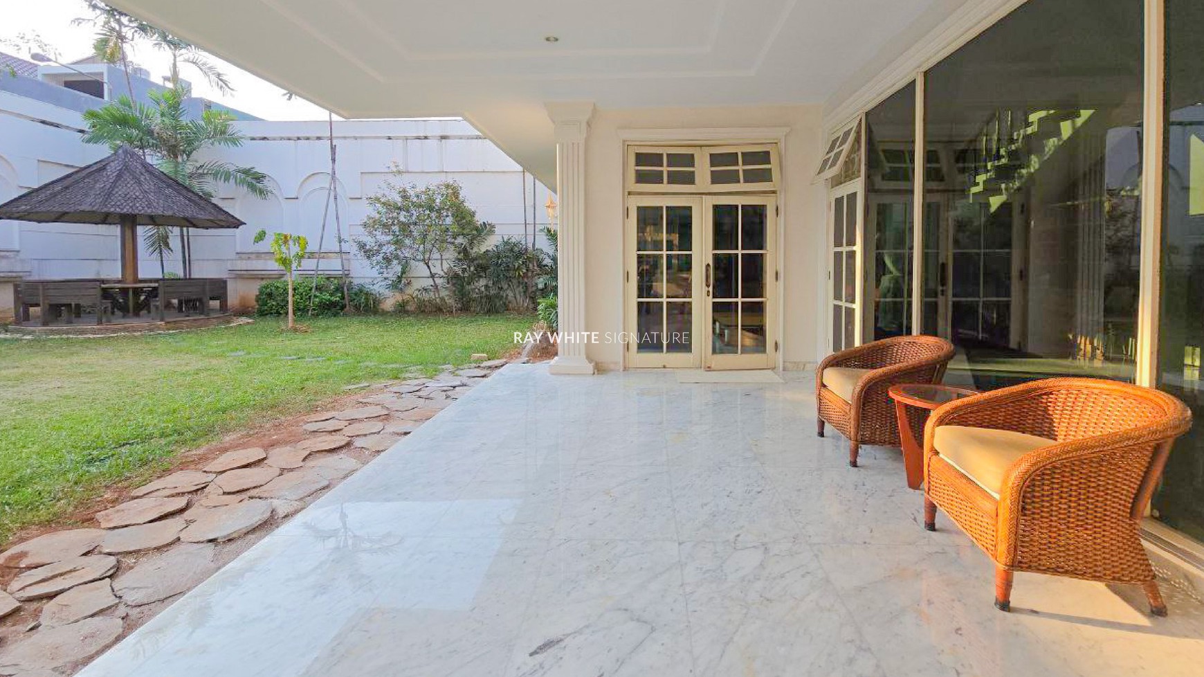 Disewakan Rumah Mewah 2 Lantai Di Jl Permata Hijau Boulevard