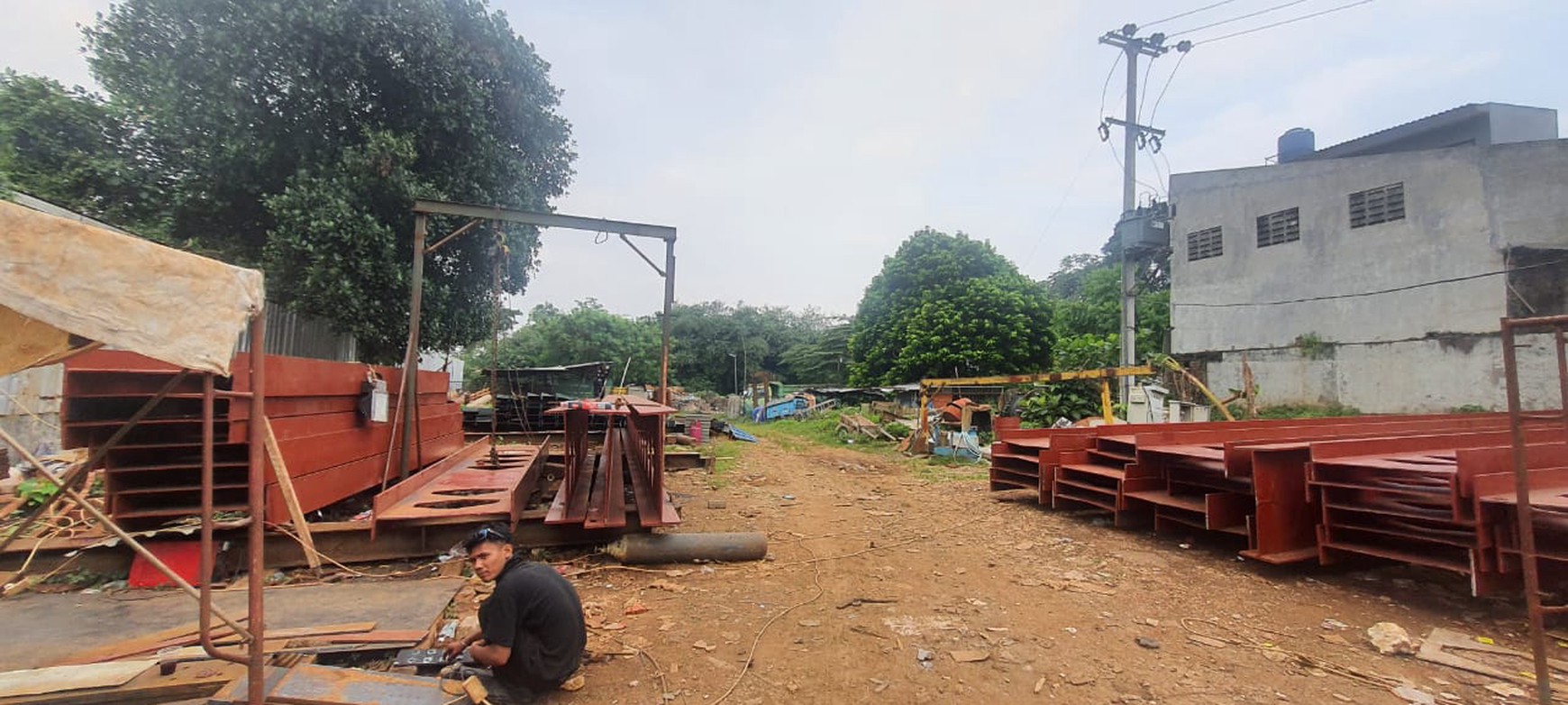 Kavling Komersial  2 hektar Di Jl. Raya Alternatif Cibubur 