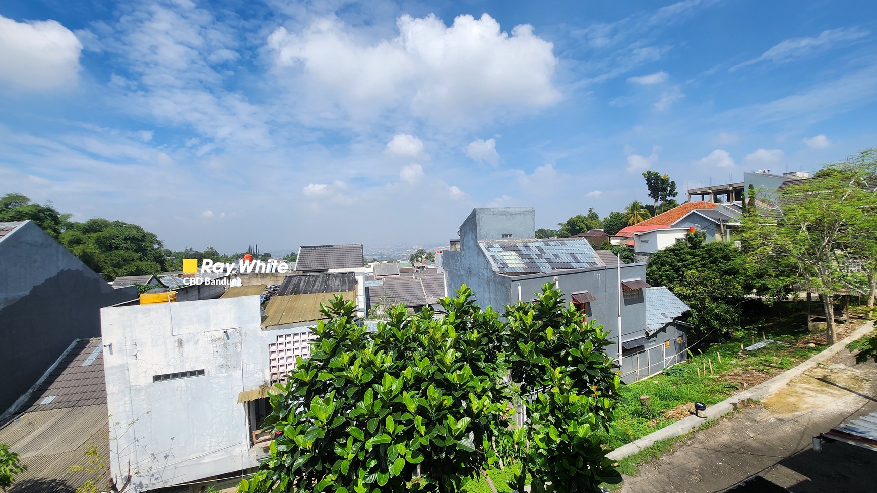 Rumah 2 lantai dekat Cicaheum view kota Bandung