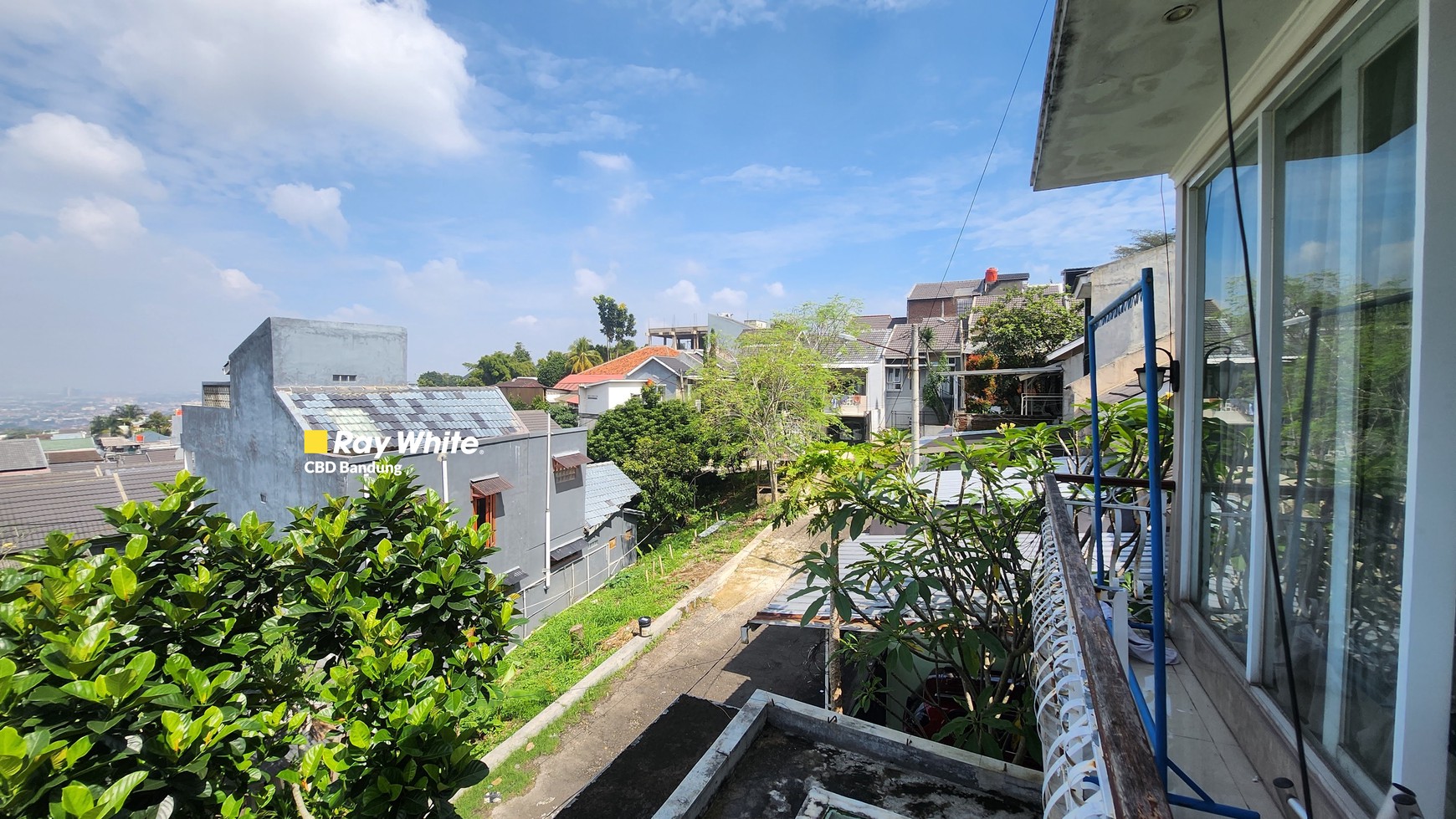 Rumah 2 lantai dekat Cicaheum view kota Bandung